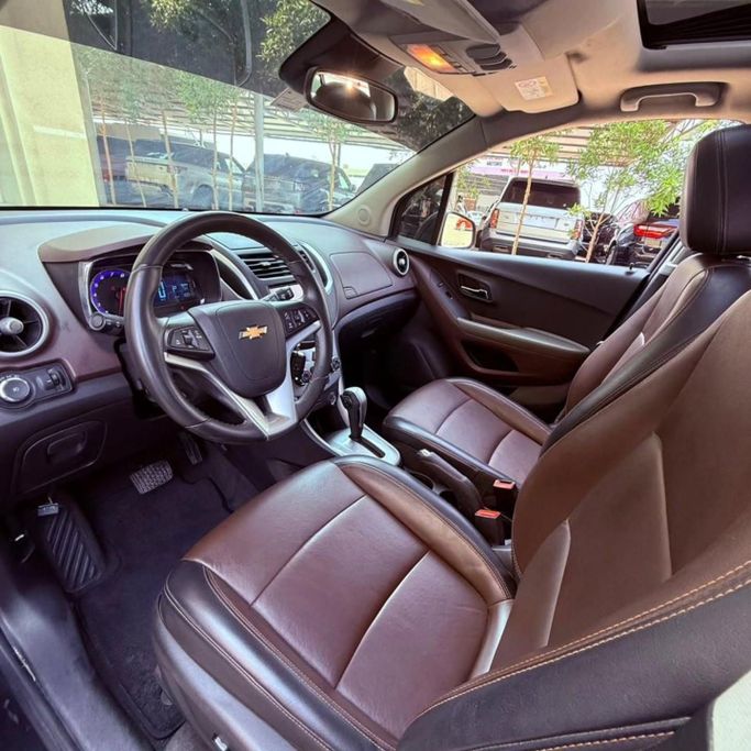 Подержанный Chevrolet Trax I, 1.4 л, 2016 в Шардже от Sarmad Cars Черный цвет. Other | AUTO.AE