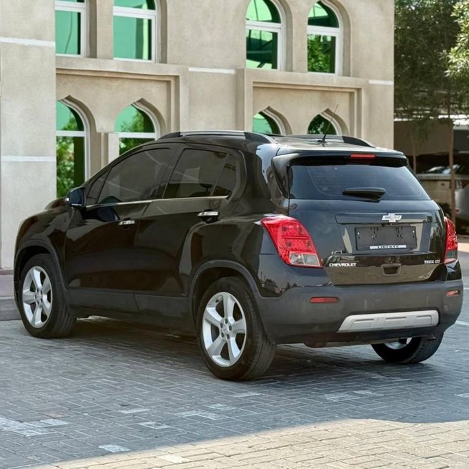 Подержанный Chevrolet Trax I, 1.4 л, 2016 в Шардже от Sarmad Cars Черный цвет. Other | AUTO.AE