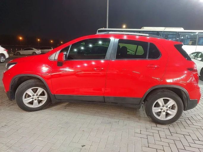 Подержанный Chevrolet Trax I Рестайлинг, 1.4 л, 2019 в Шардже от Al Aqsa Used Cars Красный цвет. GCC | AUTO.AE