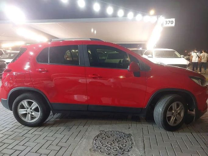 Подержанный Chevrolet Trax I Рестайлинг, 1.4 л, 2019 в Шардже от Al Aqsa Used Cars Красный цвет. GCC | AUTO.AE