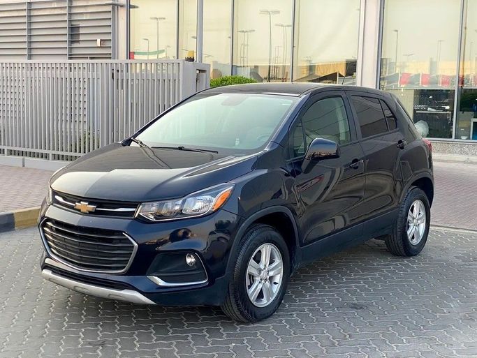 Подержанный Chevrolet Trax I Рестайлинг, 1.4 л, 2022 в Шардже от Bashar Karoomi Kunani Черный цвет. Американская | AUTO.AE