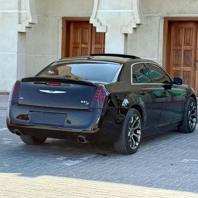 Used Chrysler 300C II, 5.7 l, 2013 in Sharjah by Sarmad Cars, Black color. Other | AUTO.AE