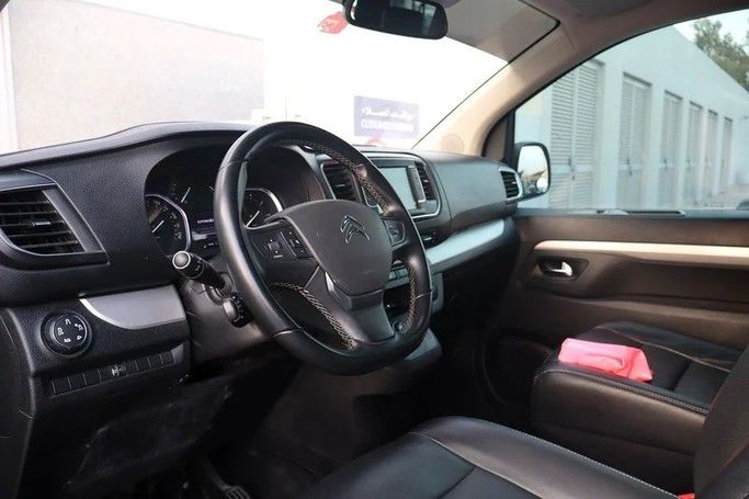 Подержанный Citroen SpaceTourer I, 2.0 л, 2023 в Шардже от Al Rukin Al Saudi Черный цвет. GCC | AUTO.AE