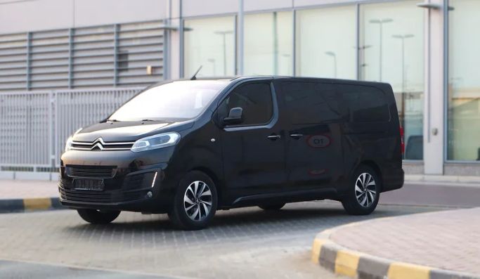 Подержанный Citroen SpaceTourer I, 2.0 л, 2023 в Шардже от Sama Al Sham Cars Черный цвет. GCC | AUTO.AE