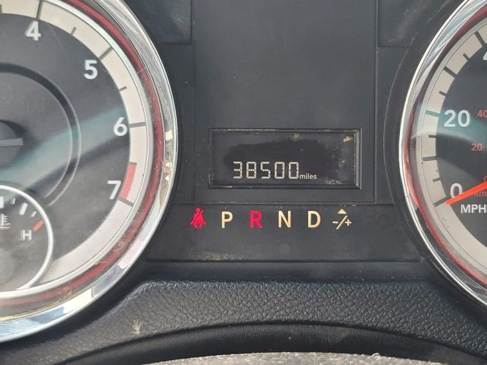 Подержанный Dodge Caravan V, 3.6 л, 2017 в Шардже от Tabarak Used Cars Серый цвет. Американская | AUTO.AE