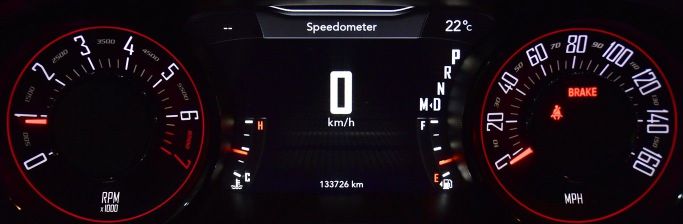 Подержанный Dodge Challenger SXT III Рестайлинг 2, 3.6 л, 2019 в Шардже от Honey Gidosha Used Cars Tr. Желтый цвет.  | AUTO.AE