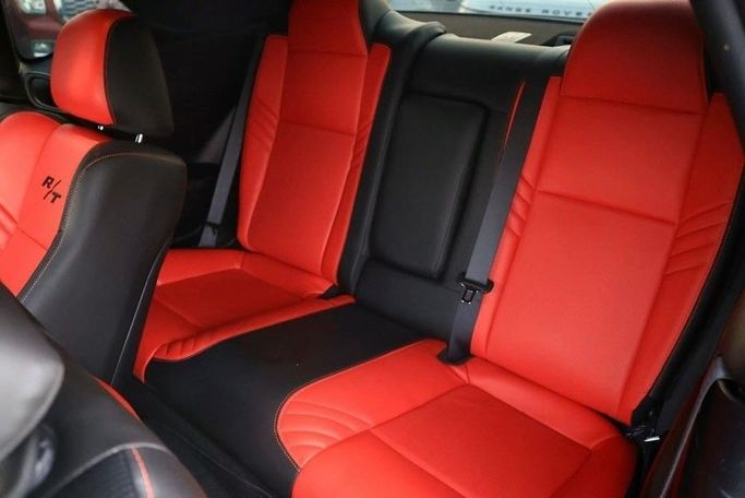 Подержанный Dodge Challenger R_T III Рестайлинг 2, 5.7 л, 2021 в Шардже от Al Bake Used Cars Черный цвет.  | AUTO.AE