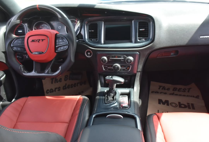 Подержанный Dodge Challenger III Рестайлинг 2, 3.6 л, 2023 в Шардже от Alfaris Used Cars Синий цвет. Other | AUTO.AE