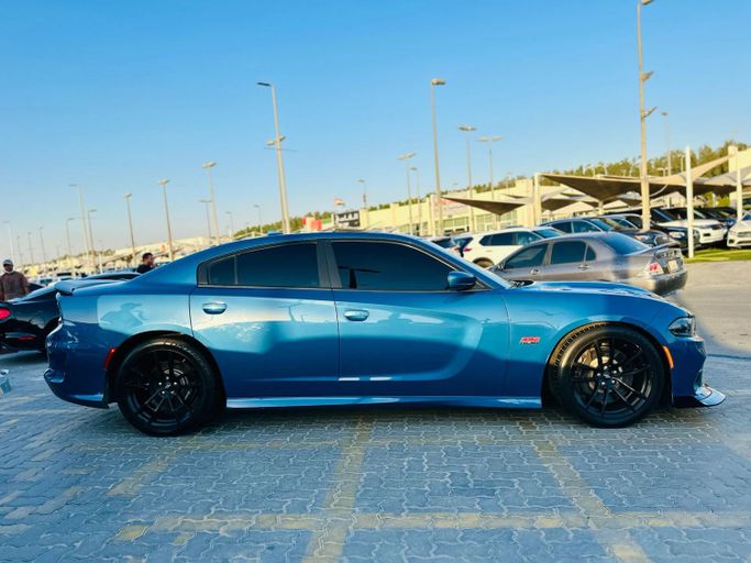 Подержанный Dodge Challenger R_T III Рестайлинг 2, 6.4 л, 2020 в Шардже от Kandy Cars Синий цвет. Американская | AUTO.AE