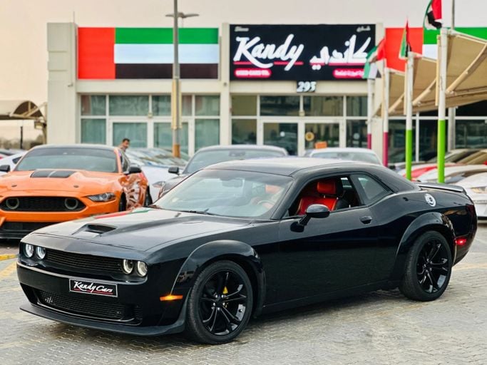 Подержанный Dodge Challenger R_T III Рестайлинг 2, 5.7 л, 2021 в Шардже от Kandy Cars Черный цвет. Американская | AUTO.AE