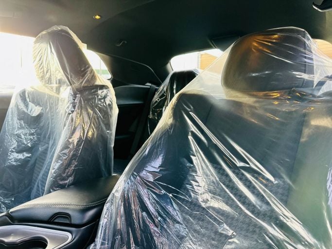 Подержанный Dodge Challenger GT III Рестайлинг 2, 3.6 л, 2022 в Шардже от Kandy Cars Белый цвет. Американская | AUTO.AE