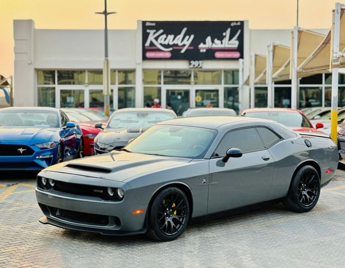 Подержанный Dodge Challenger GT III Рестайлинг 2, 3.6 л, 2019 в Шардже от Kandy Cars Серый цвет. Американская | AUTO.AE