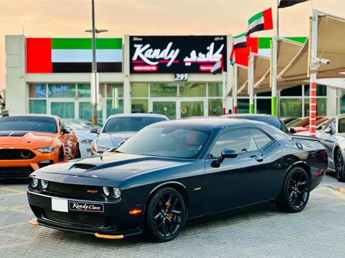 Подержанный Dodge Challenger R_T III Рестайлинг 2, 5.7 л, 2019 в Шардже от Kandy Cars Черный цвет. Американская | AUTO.AE
