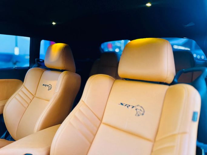 Подержанный Dodge Challenger R_T III Рестайлинг 2, 5.7 л, 2019 в Шардже от Kandy Cars Черный цвет. Американская | AUTO.AE