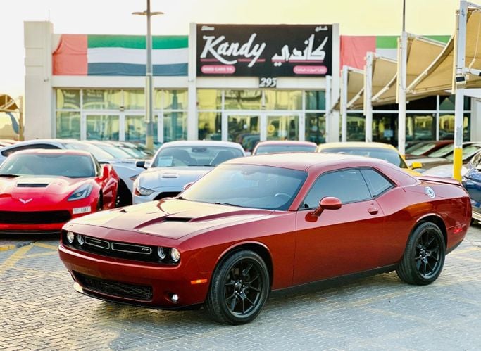 Подержанный Dodge Challenger GT III Рестайлинг 2, 3.6 л, 2019 в Шардже от Kandy Cars Оранжевый цвет. Американская | AUTO.AE