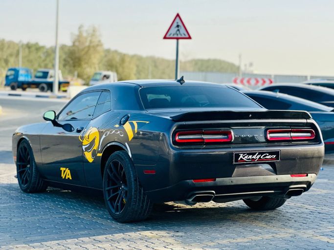 Подержанный Dodge Challenger R_T III Рестайлинг 2, 6.4 л, 2020 в Шардже от Kandy Cars Серый цвет. Американская | AUTO.AE