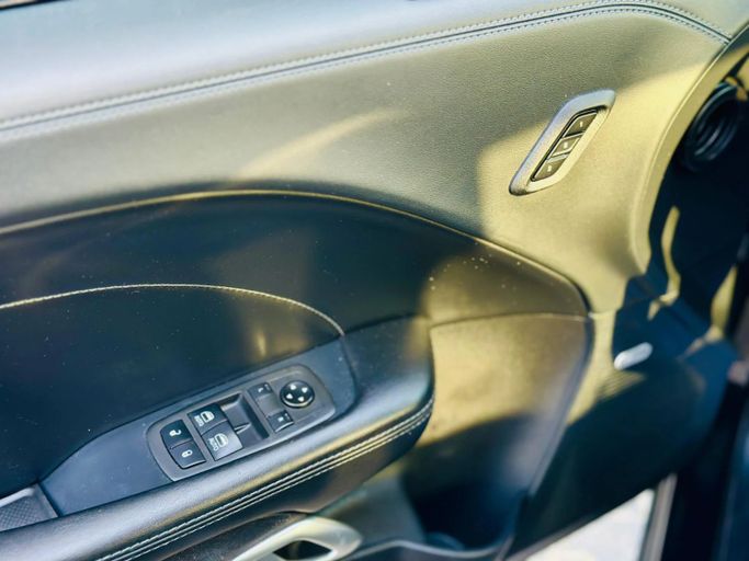 Подержанный Dodge Challenger R_T III Рестайлинг 2, 6.4 л, 2021 в Шардже от Kandy Cars Черный цвет. Американская | AUTO.AE