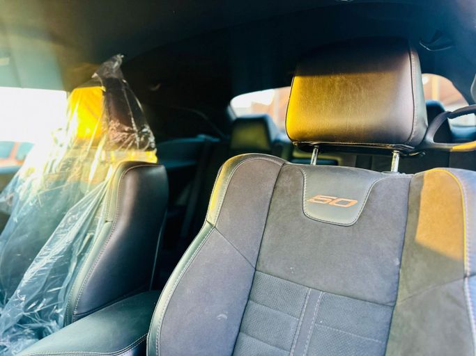 Подержанный Dodge Challenger R_T III Рестайлинг 2, 5.7 л, 2020 в Шардже от Kandy Cars Белый цвет. Американская | AUTO.AE