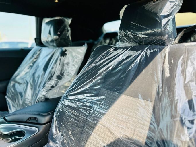 Подержанный Dodge Challenger SXT III Рестайлинг 2, 3.6 л, 2020 в Шардже от Kandy Cars Серый цвет. Американская | AUTO.AE