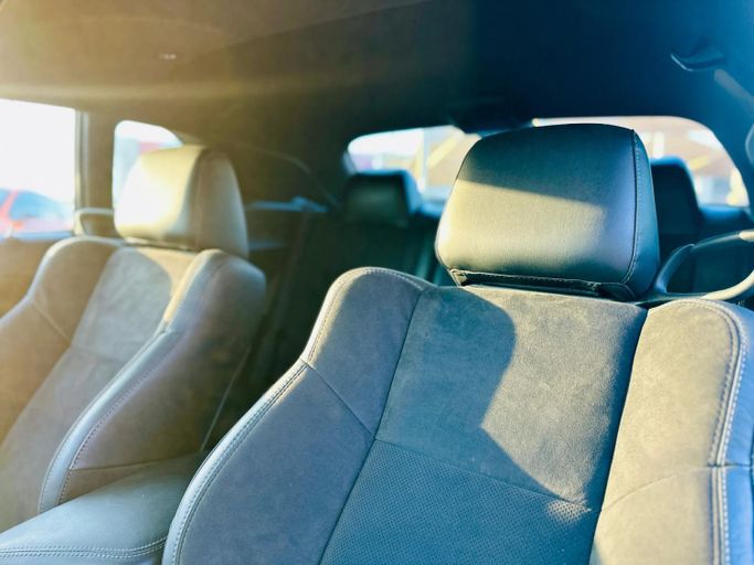 Подержанный Dodge Challenger R_T III Рестайлинг 2, 6.4 л, 2023 в Шардже от Kandy Cars Зеленый цвет. Американская | AUTO.AE