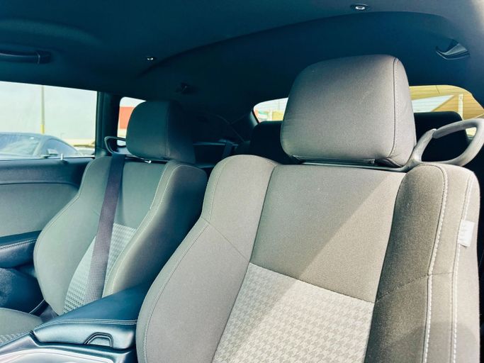 Подержанный Dodge Challenger SXT III Рестайлинг 2, 3.6 л, 2021 в Шардже от Kandy Cars Синий цвет. Американская | AUTO.AE