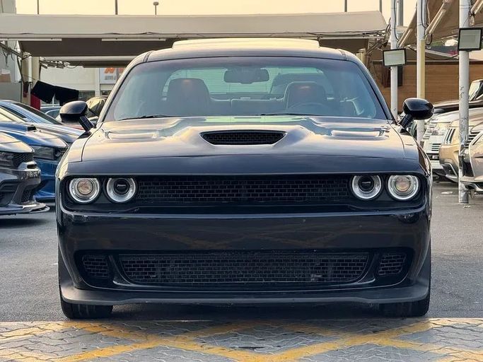Подержанный Dodge Challenger R_T III Рестайлинг 2, 5.7 л, 2016 в Шардже от Taj Al Impratoor Used Cars Черный цвет. GCC | AUTO.AE