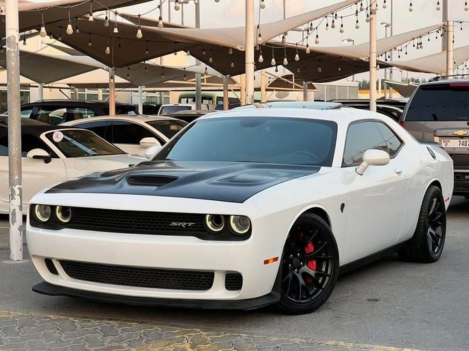 Used Dodge Challenger SRT III Facelift 2, 6.4 l, 2016 in Sharjah by Al Suraj Al Muneer Used Cars, White color. GCC Specs | AUTO.AE