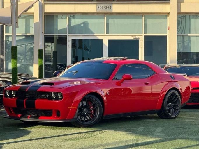 Used Dodge Challenger Hellcat III Facelift 2, 6.2 l, 2019 in Sharjah by Noor Al Seyoh Used Cars, Red color. GCC Specs | AUTO.AE