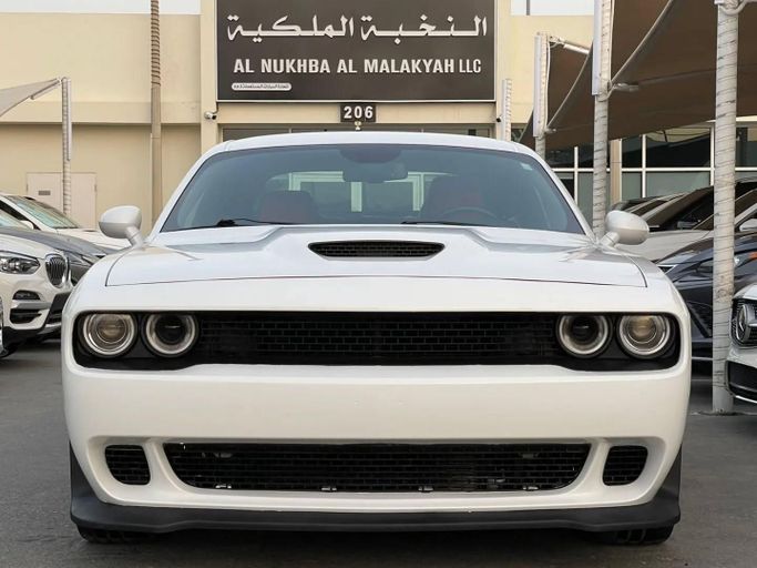 Used Dodge Challenger R_T III Facelift 2, 5.7 l, 2019 in Sharjah by Al Nukhba Al Malakyah Used Cars, White color. American Specs | AUTO.AE