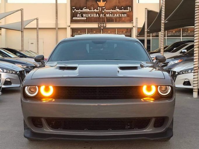 Used Dodge Challenger R_T III Facelift 2, 5.7 l, 2018 in Sharjah by Al Nukhba Al Malakyah Used Cars, Grey color. American Specs | AUTO.AE