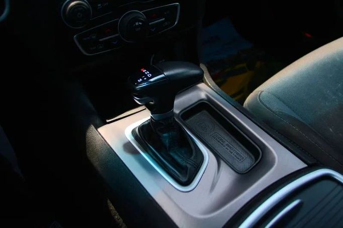 Used Dodge Charger VII (LD) Facelift, 3.6 l, 2022 in Sharjah by Wadishee Used Cars, Red color. American Specs | AUTO.AE