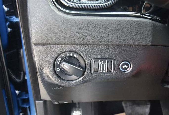 Подержанный Dodge Charger Hellcat VII (LD) Рестайлинг, 6.2 л, 2023 в Шардже от Alfaris Used Cars Синий цвет.  | AUTO.AE
