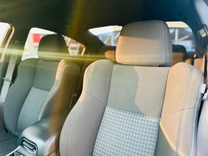 Подержанный Dodge Charger GT VII (LD) Рестайлинг, 3.6 л, 2022 в Шардже от Kandy Cars Серый цвет. Американская | AUTO.AE