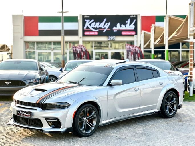 Подержанный Dodge Charger GT VII (LD) Рестайлинг, 3.6 л, 2021 в Шардже от Kandy Cars Серебристый цвет. Американская | AUTO.AE