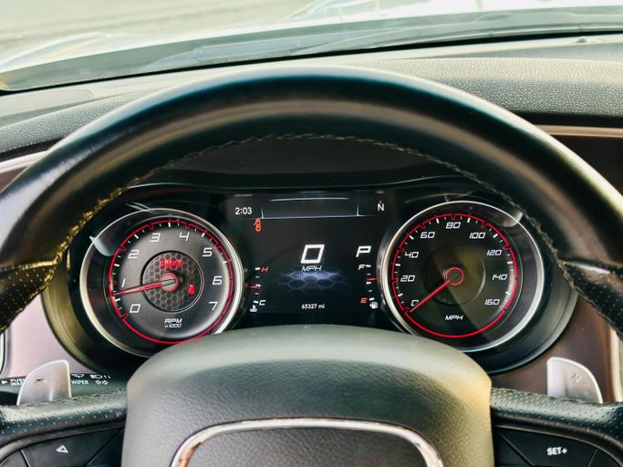 Подержанный Dodge Charger R_T VII (LD) Рестайлинг, 5.7 л, 2021 в Шардже от Kandy Cars Серебристый цвет. Американская | AUTO.AE