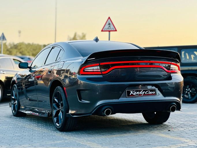Подержанный Dodge Charger GT VII (LD) Рестайлинг, 3.6 л, 2021 в Шардже от Kandy Cars Серый цвет. Американская | AUTO.AE