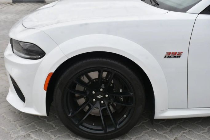 Подержанный Dodge Charger GT VII (LD) Рестайлинг, 3.6 л, 2023 в Шардже от Alfaris Used Cars Белый цвет. Other | AUTO.AE