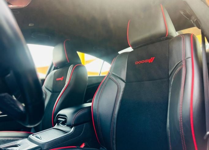 Подержанный Dodge Charger SXT VII (LD) Рестайлинг, 3.6 л, 2022 в Шардже от Kandy Cars Черный цвет. Американская | AUTO.AE