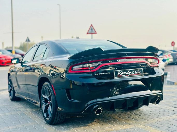 Подержанный Dodge Charger SXT VII (LD) Рестайлинг, 3.6 л, 2022 в Шардже от Kandy Cars Черный цвет. Американская | AUTO.AE