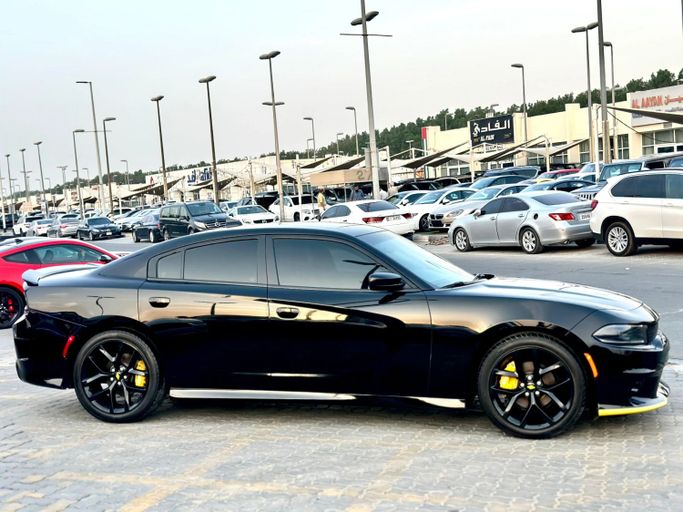 Подержанный Dodge Charger SXT VII (LD) Рестайлинг, 3.6 л, 2021 в Шардже от Kandy Cars Черный цвет. Американская | AUTO.AE