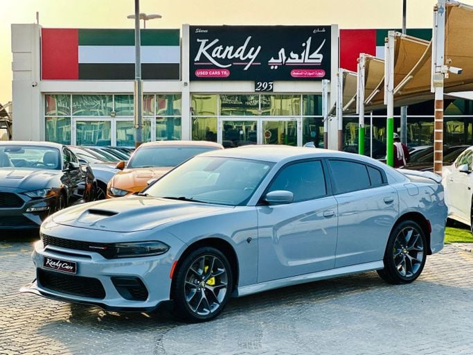 Подержанный Dodge Charger GT VII (LD) Рестайлинг, 3.6 л, 2022 в Шардже от Kandy Cars Серый цвет. Американская | AUTO.AE