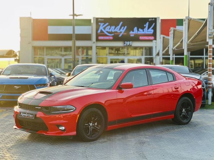 Подержанный Dodge Charger SXT VII (LD) Рестайлинг, 3.6 л, 2022 в Шардже от Kandy Cars Красный цвет. Американская | AUTO.AE