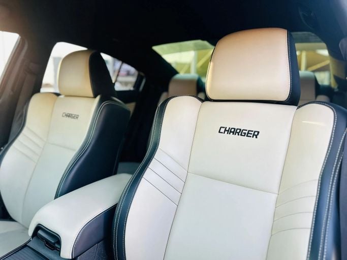 Подержанный Dodge Charger GT VII (LD) Рестайлинг, 3.6 л, 2019 в Шардже от Kandy Cars Голубой цвет. Американская | AUTO.AE