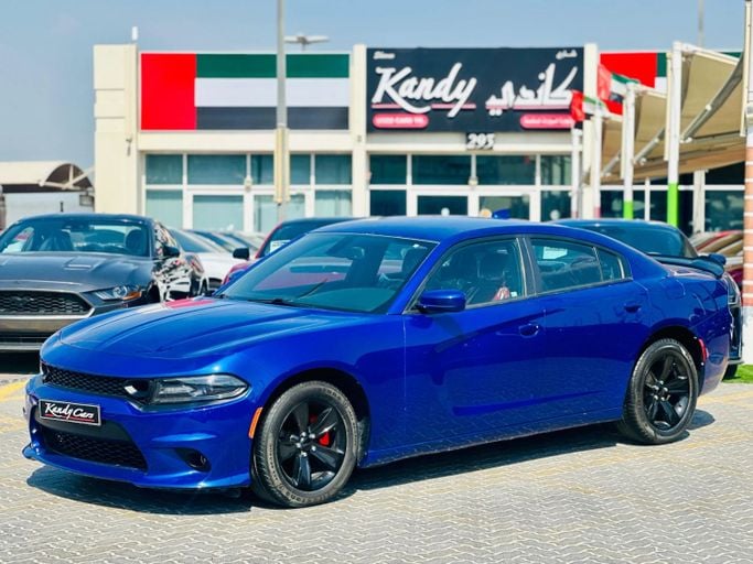 Подержанный Dodge Charger SXT VII (LD) Рестайлинг, 3.6 л, 2018 в Шардже от Kandy Cars Синий цвет. Американская | AUTO.AE
