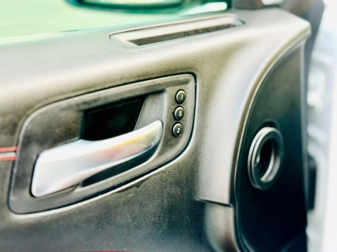 Подержанный Dodge Charger SRT VII (LD) Рестайлинг, 6.4 л, 2022 в Шардже от Kandy Cars Белый цвет. Американская | AUTO.AE