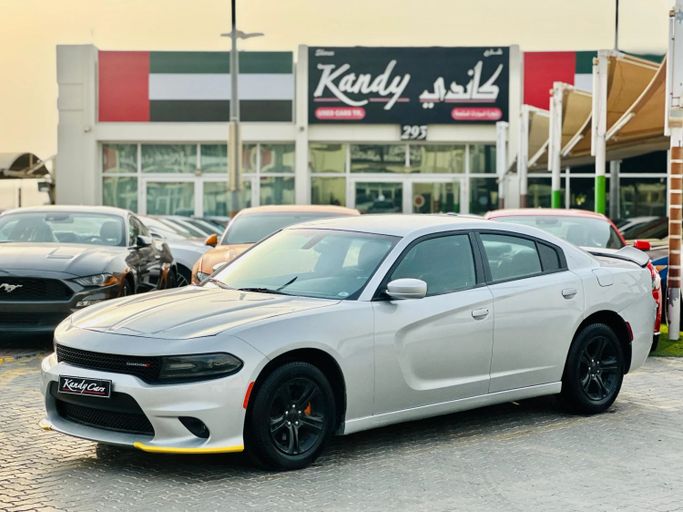 Подержанный Dodge Charger SXT VII (LD) Рестайлинг, 3.6 л, 2020 в Шардже от Kandy Cars Серебристый цвет. Американская | AUTO.AE