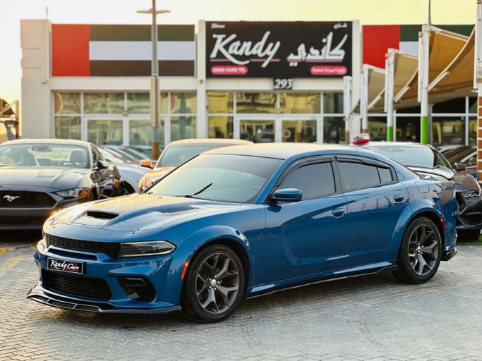 Подержанный Dodge Charger SXT VII (LD) Рестайлинг, 3.6 л, 2022 в Шардже от Kandy Cars Синий цвет. Американская | AUTO.AE