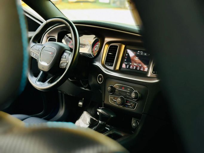 Подержанный Dodge Charger SXT VII (LD) Рестайлинг, 3.6 л, 2022 в Шардже от Kandy Cars Синий цвет. Американская | AUTO.AE