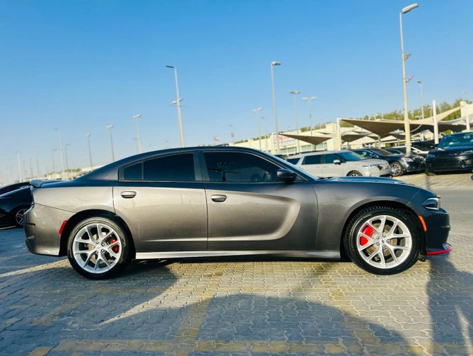 Подержанный Dodge Charger GT VII (LD) Рестайлинг, 3.6 л, 2022 в Шардже от Kandy Cars Серый цвет. Американская | AUTO.AE