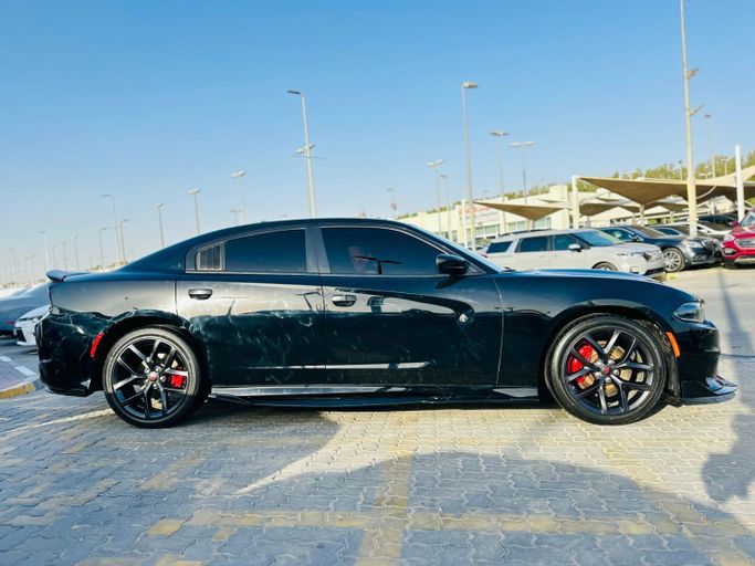 Подержанный Dodge Charger GT VII (LD) Рестайлинг, 3.6 л, 2022 в Шардже от Kandy Cars Черный цвет. Американская | AUTO.AE